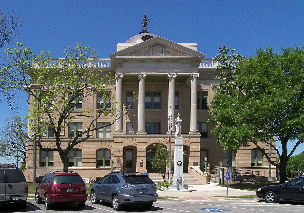 Williamson County, TX — The Williamson County Courthouse in Georgetown, Texas, United States after its 2006-2007 renovation. Compare with renovation in progress image. The courthouse was built in 1910. The courthouse and sur